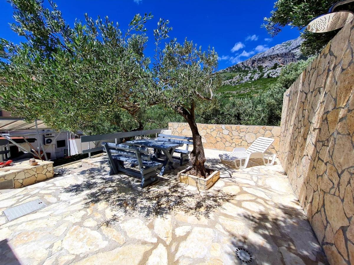 Vila Maslina Apartments Mit Pool Und Garten Nahe Am Strand Tucepi Exterior photo