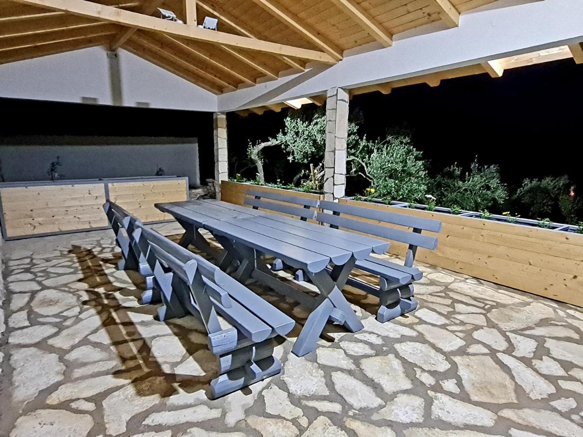 Vila Maslina Apartments Mit Pool Und Garten Nahe Am Strand Tucepi Exterior photo