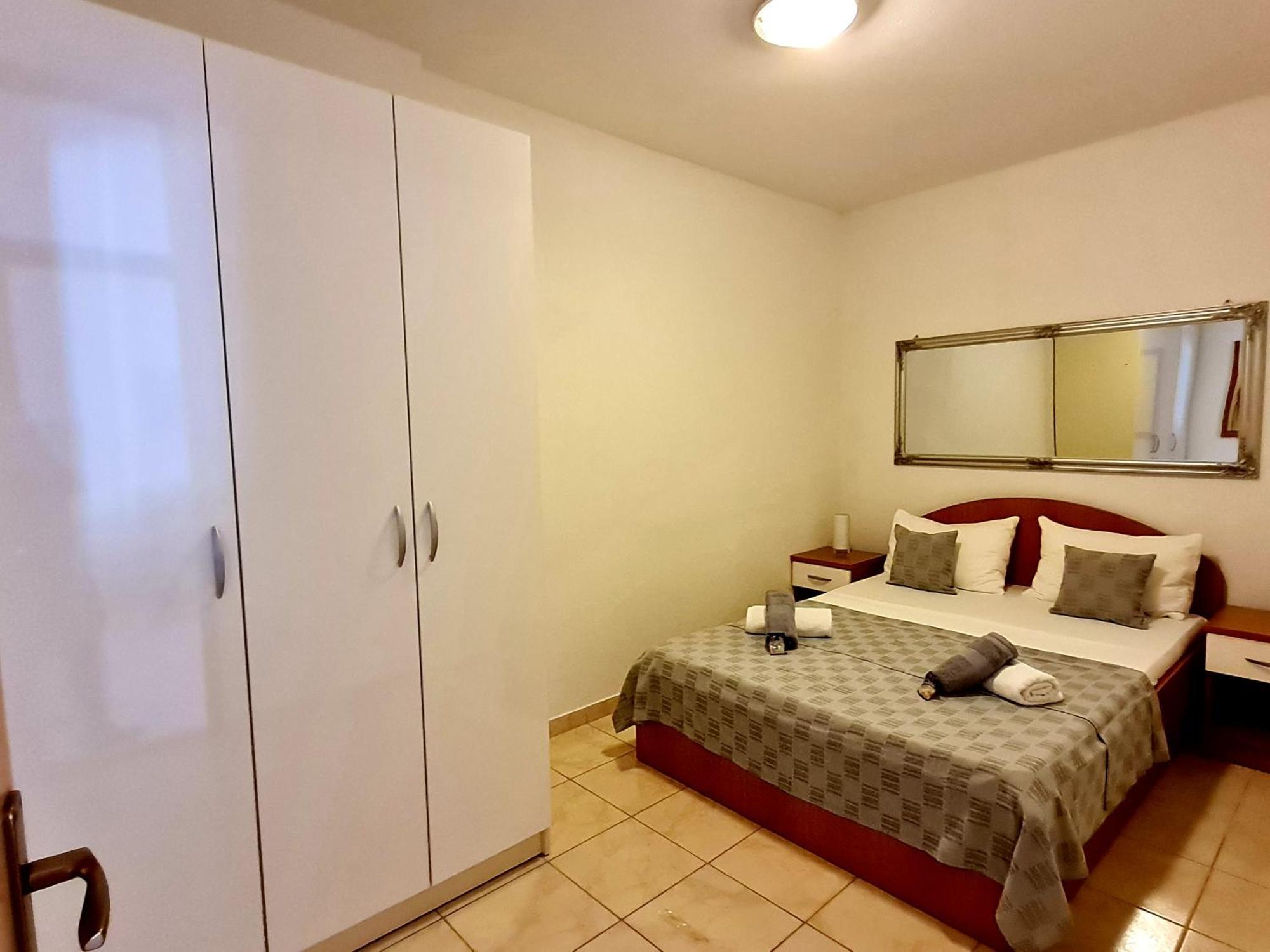 Vila Maslina Apartments Mit Pool Und Garten Nahe Am Strand Tucepi Room photo